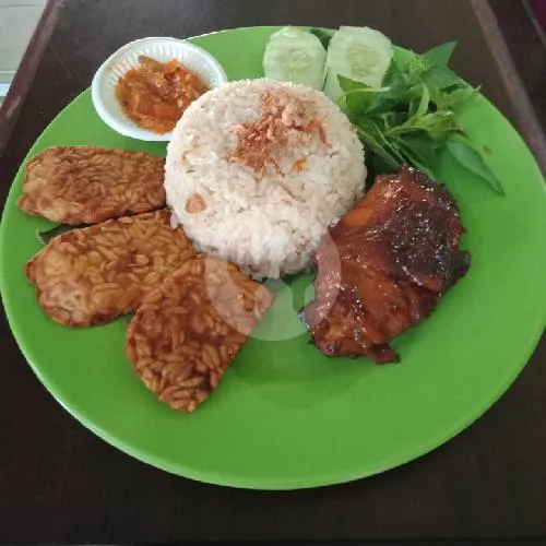 Nasi Daun Jeruk Tempe Ayam Bakar